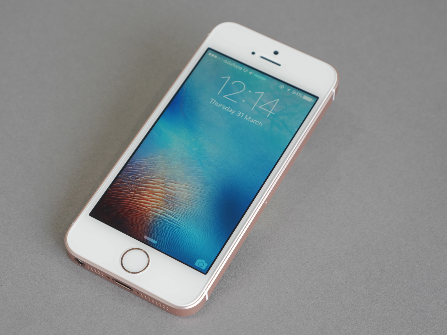 10) IPHONE SE (2016)