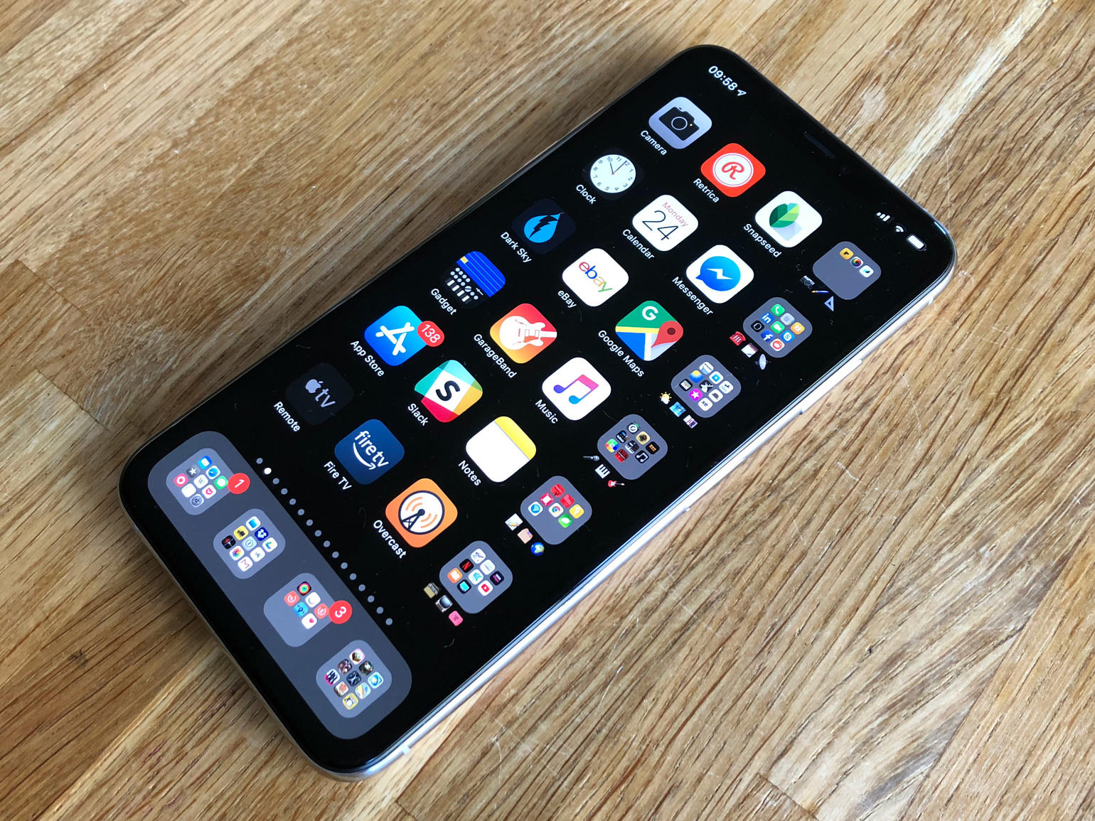 6) IPHONE XS MAX (2018)