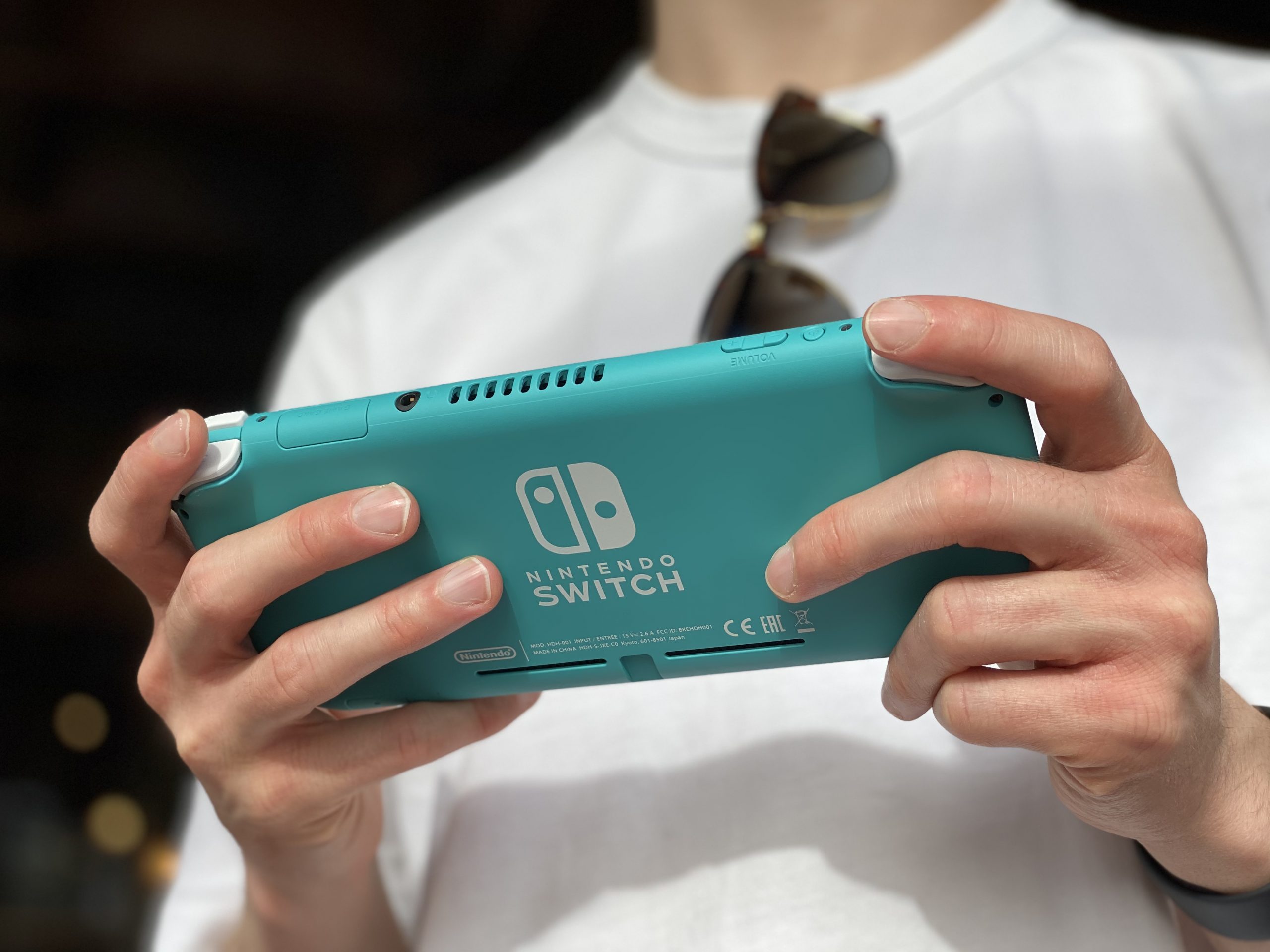 Nintendo Switch Lite review: a triumphant return to dedicated handhelds -  The Verge