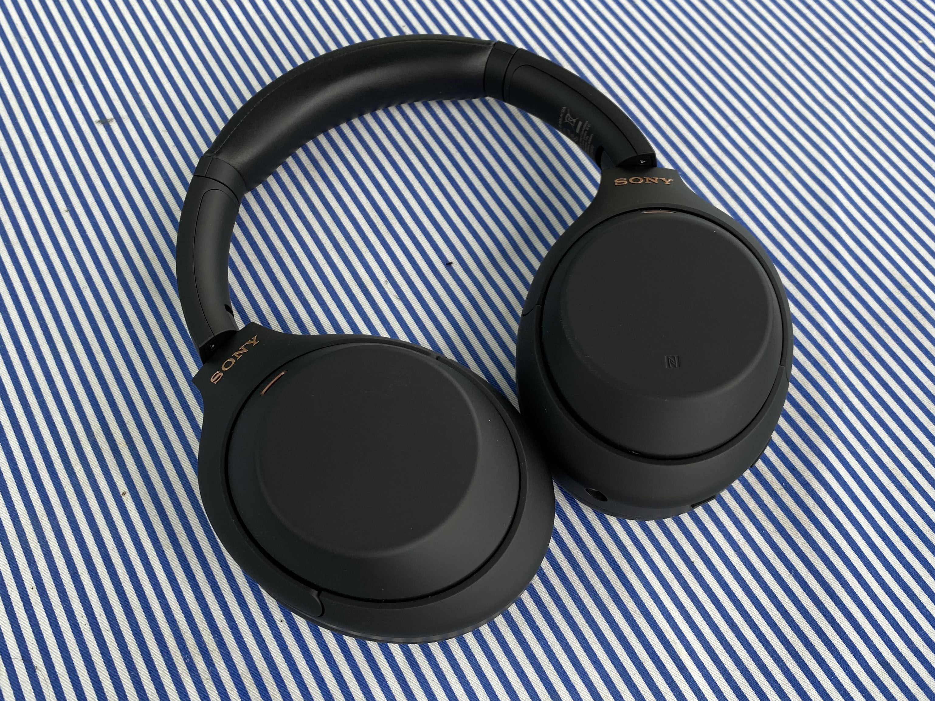 Sony WH-1000XM4 Review (noise cancelling headphone)