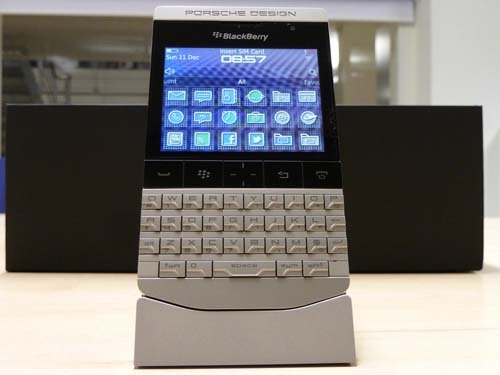 BlackBerry Porsche Design P'9981 unboxed | Stuff