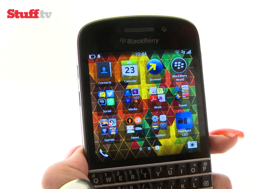 New video! BlackBerry resurrects the QWERTY keyboard with the Q10