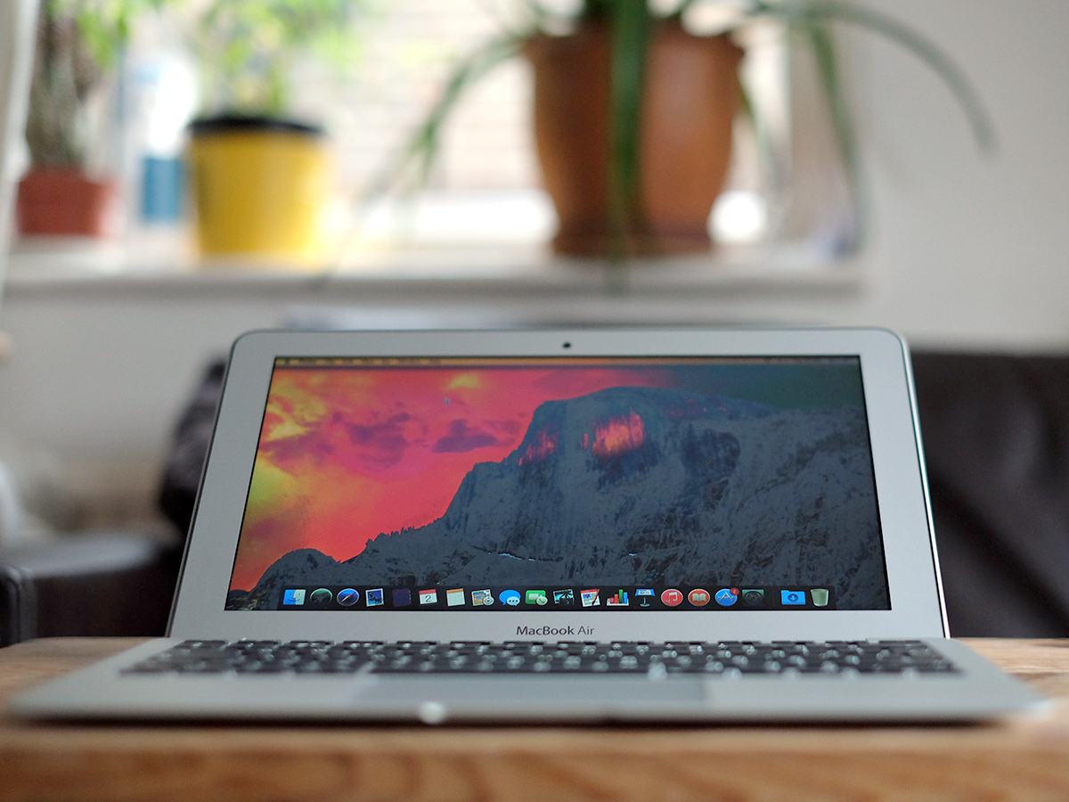 macbook air 11 inch compared to ipad