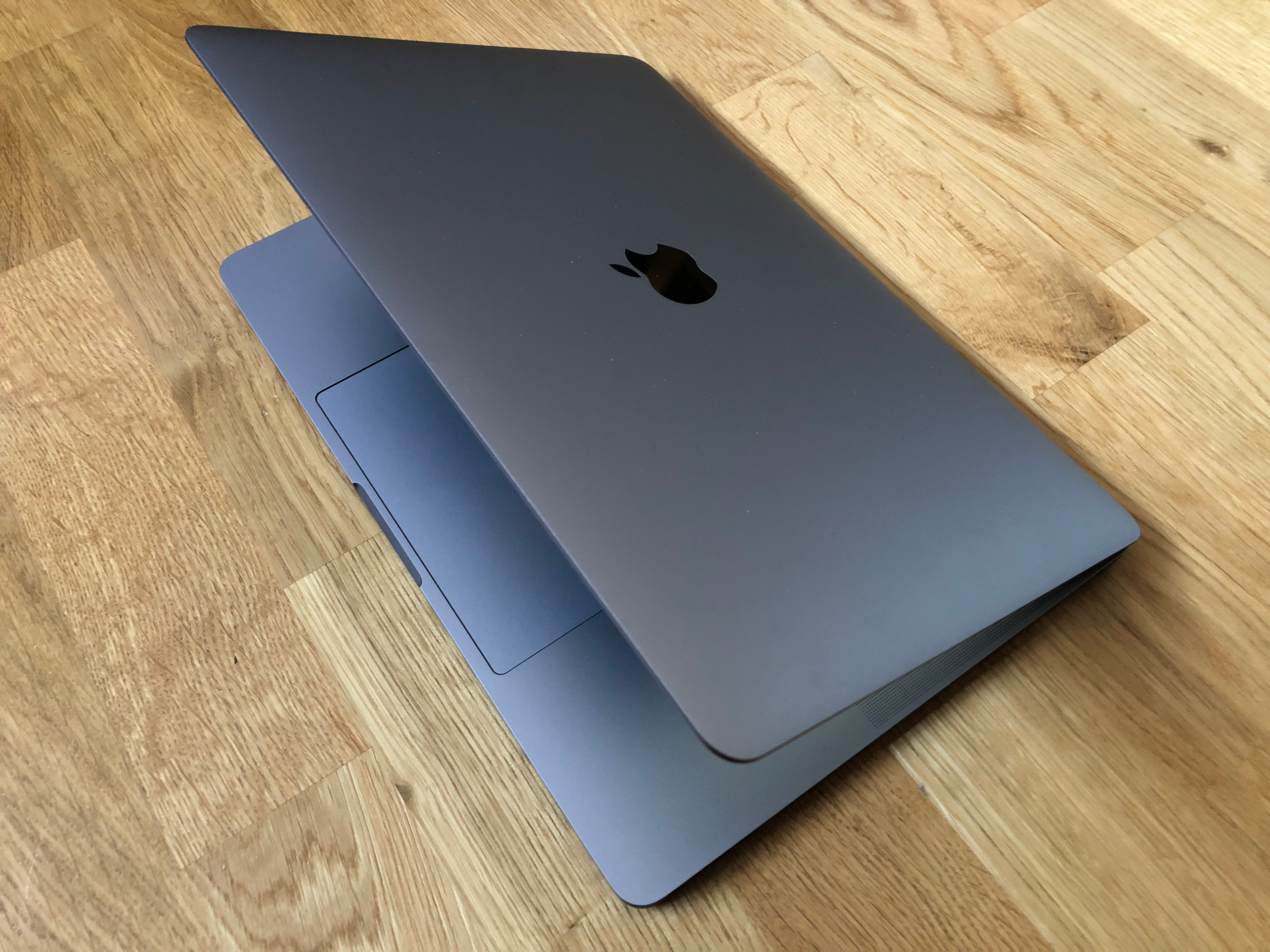 Apple MacBook Air (2018) vs MacBook vs. MacBook Pro: Which