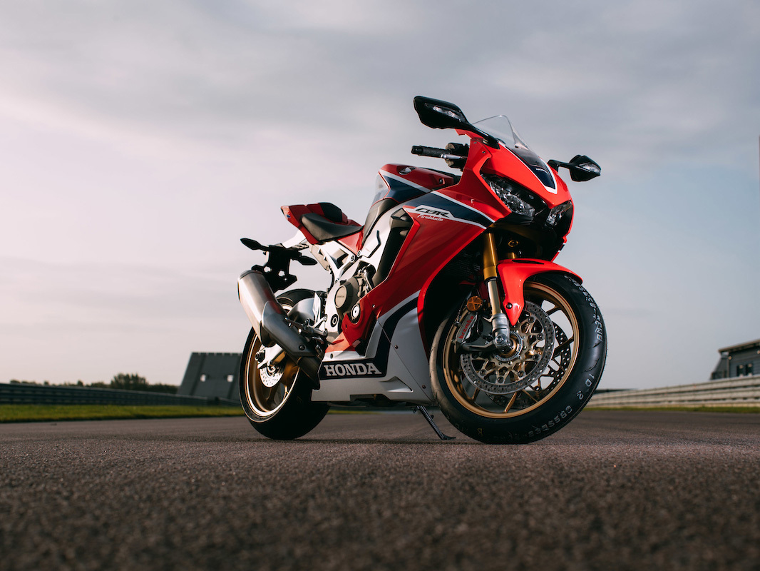 Blades of glory: 25 years of the Honda Fireblade | Stuff