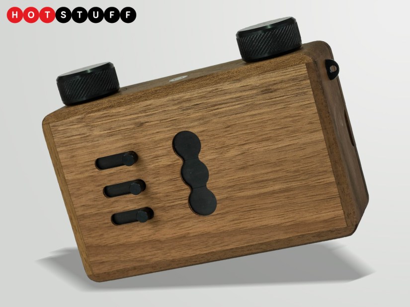 ONDU-III is a hand-made premium pinhole camera series for snapping without smartphones, lenses, and batteries