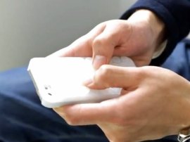 Bubble wrap case keeps your iPhone entertaining after the battery has died