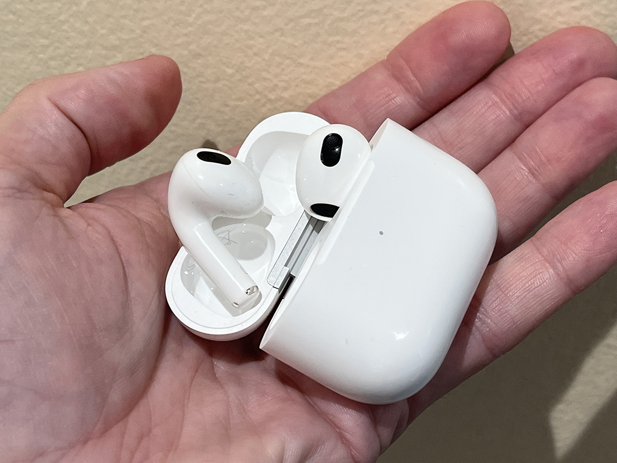 Apple AirPods (3rd Gen.) Lightning Case (No noise suppression, 4 h
