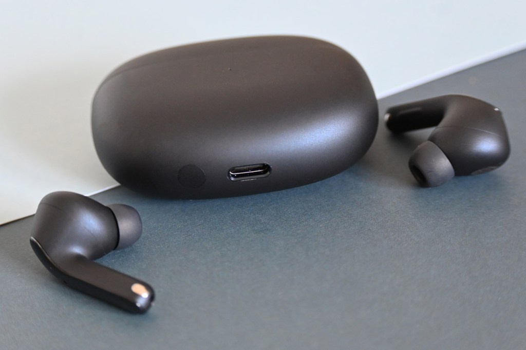 Xiaomi Buds 3T Pro Review: Premium sound, superb fit, affordable price