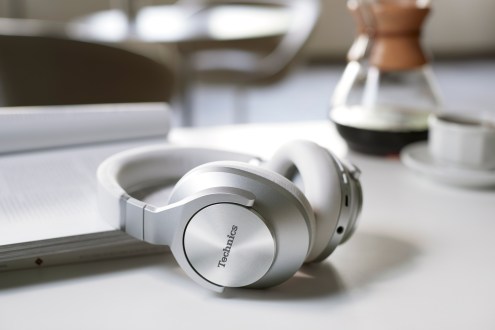 Technics EAH-A800 review: lively and very nearly perfect