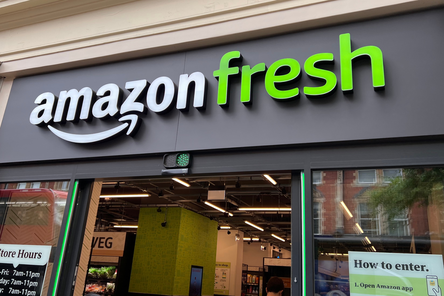 Why Amazon Fresh's 'just walk out' tech is the shopping experience we ...