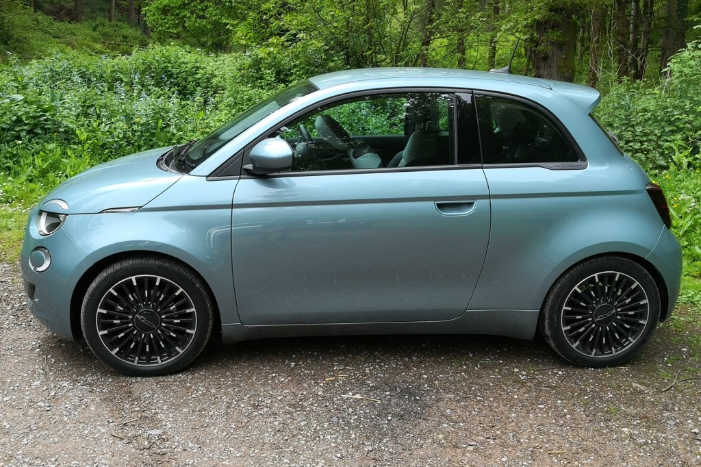 Fiat 500 Electric Icon review: stellar supermini EV | Stuff