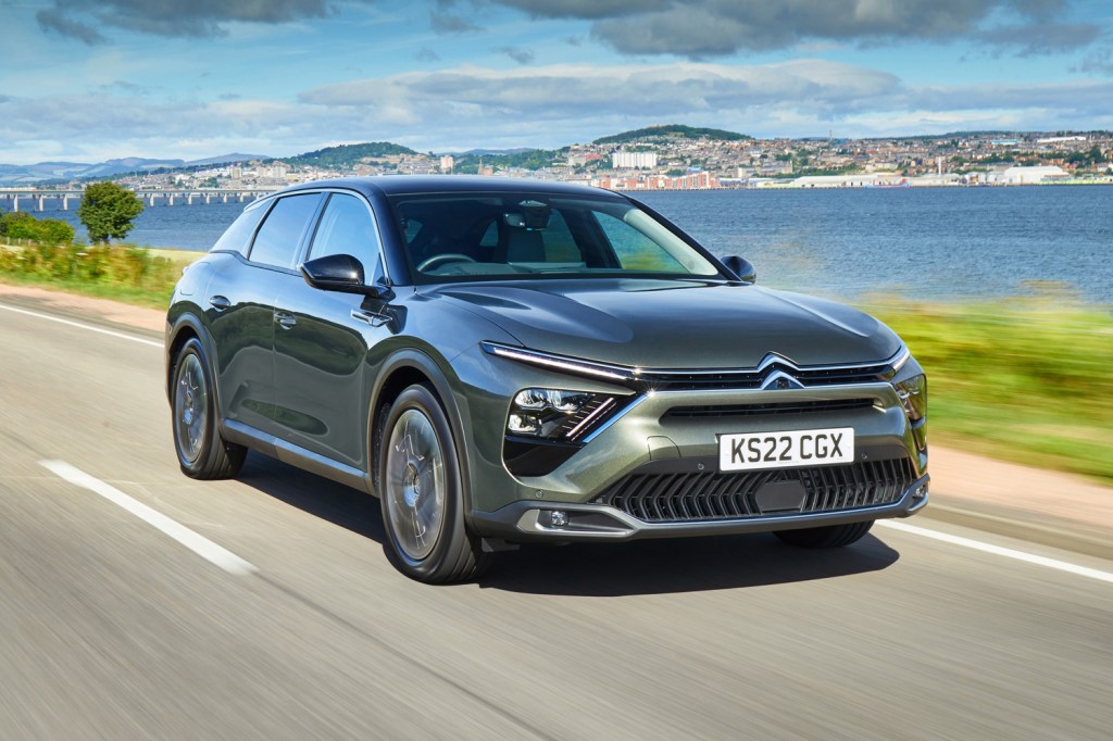 Citroen C5 X review: funky French PHEV | Stuff