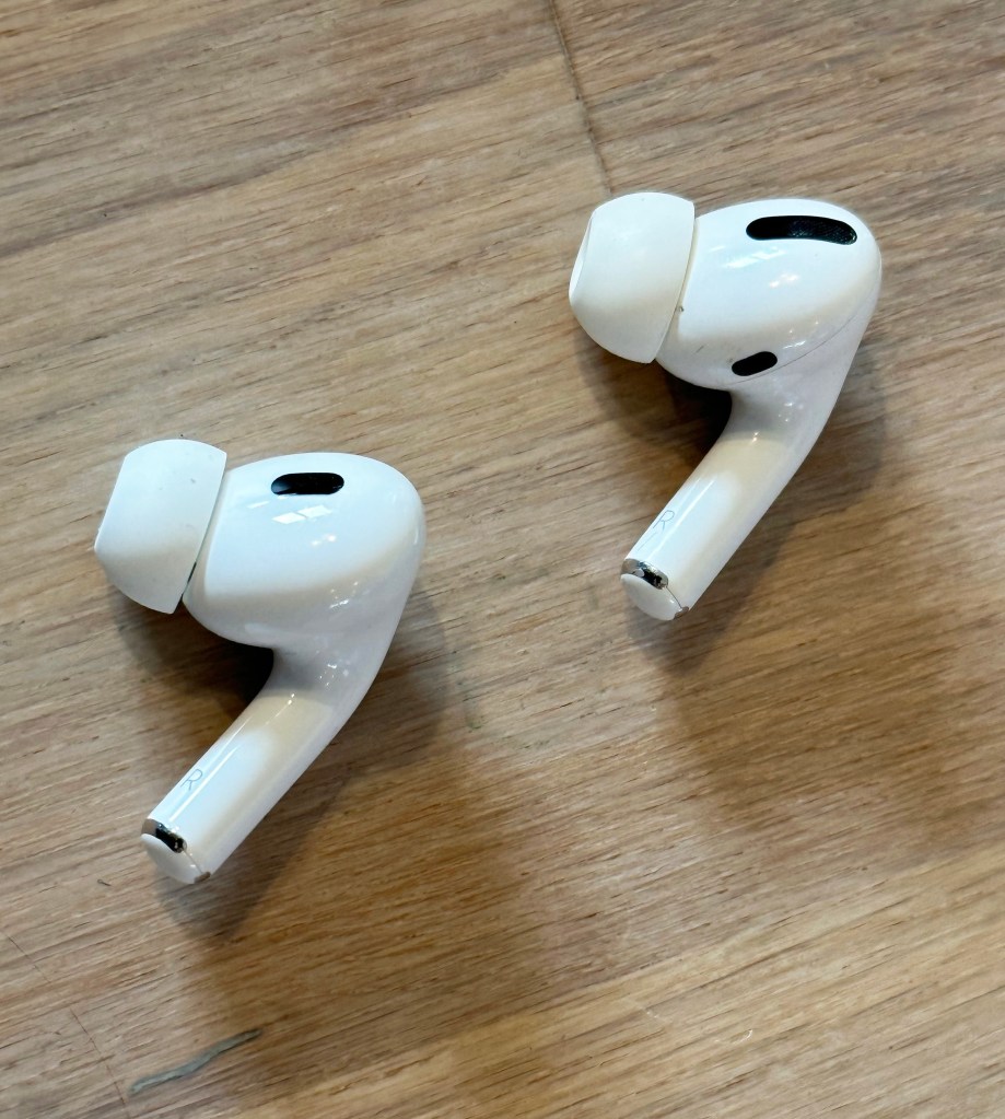 AirPods 3 vs. AirPods Pro