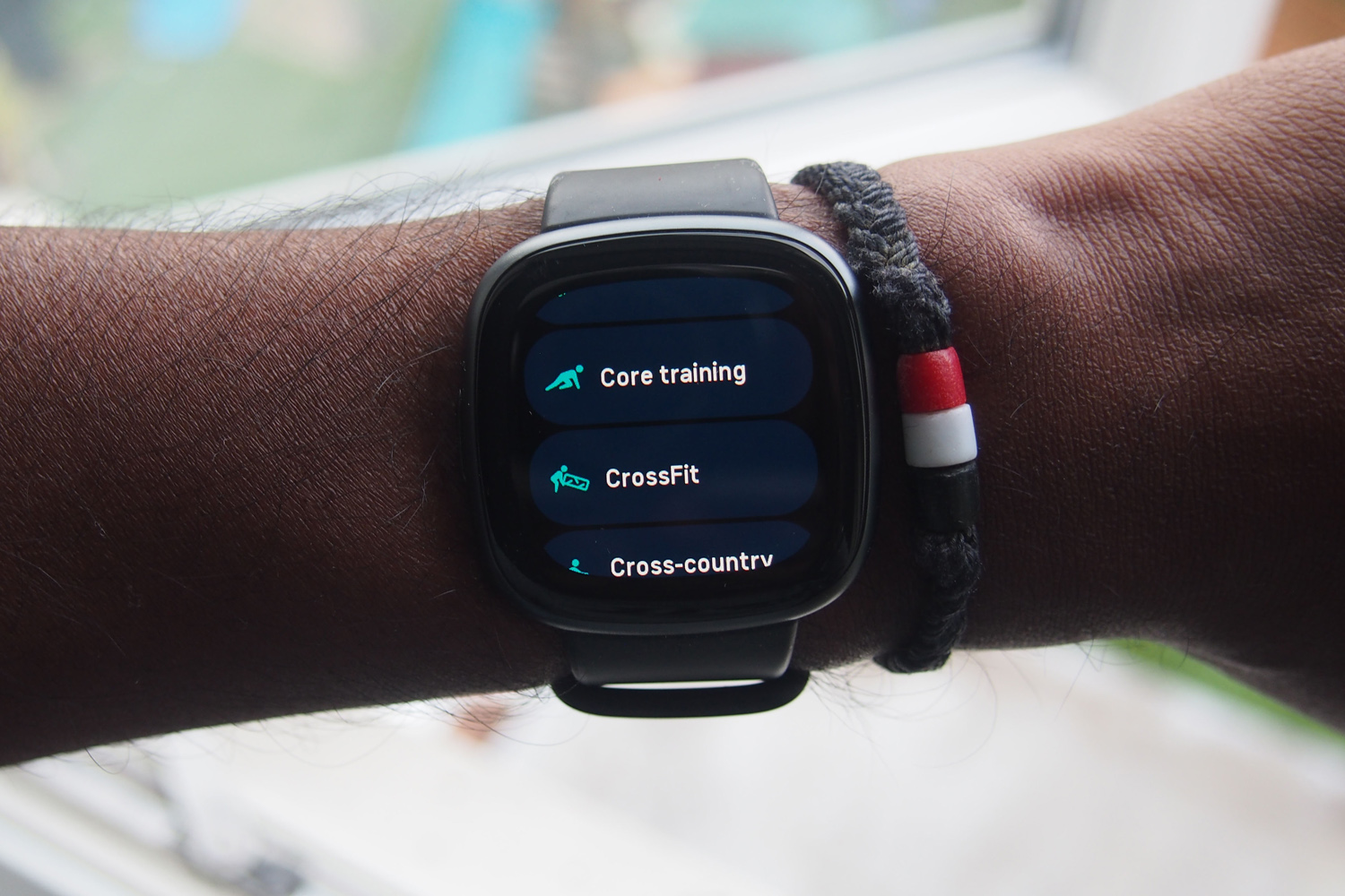 Fitbit Versa 4 review: fitness before smarts | Stuff