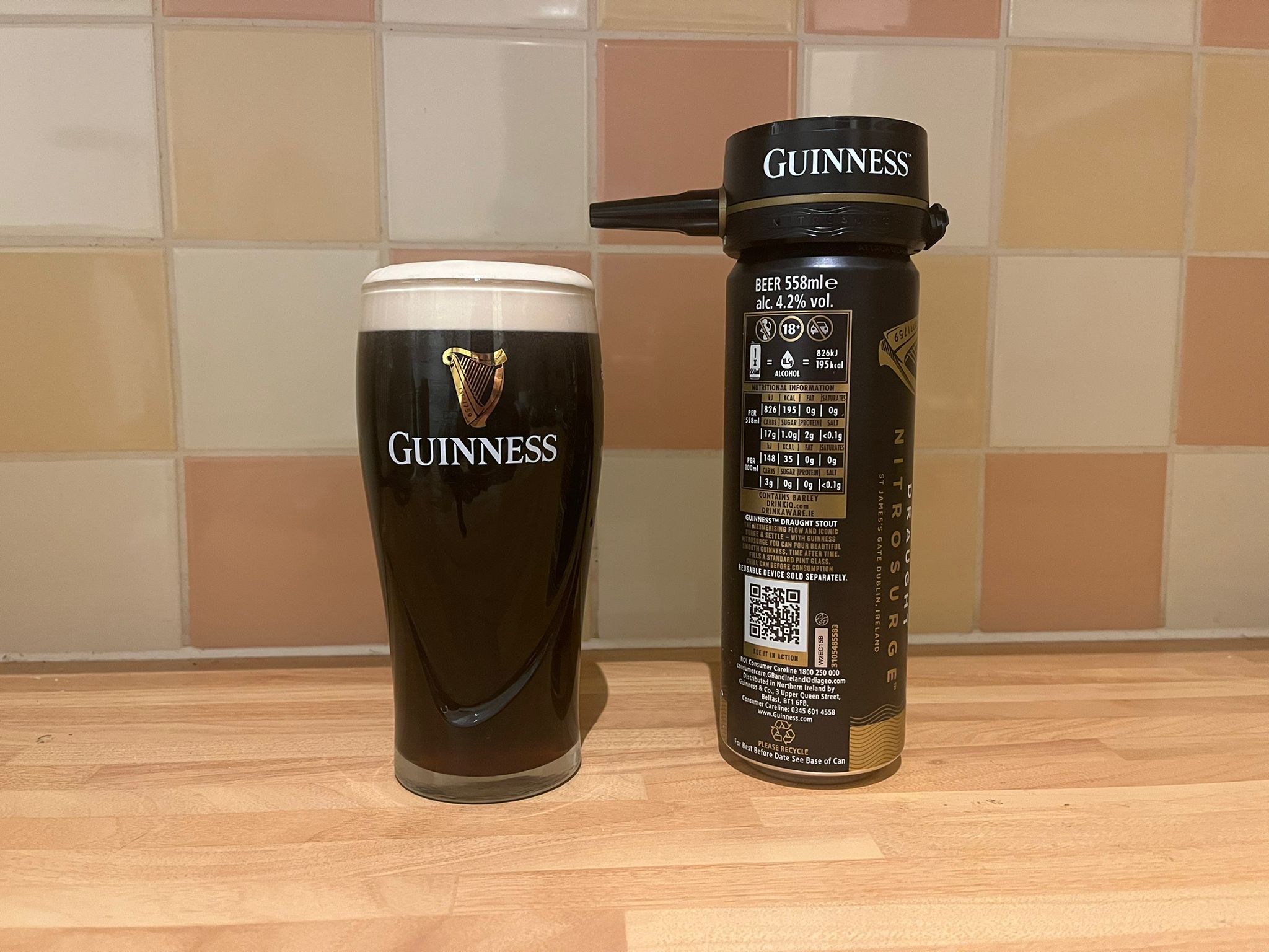 how to pour guinness from a can