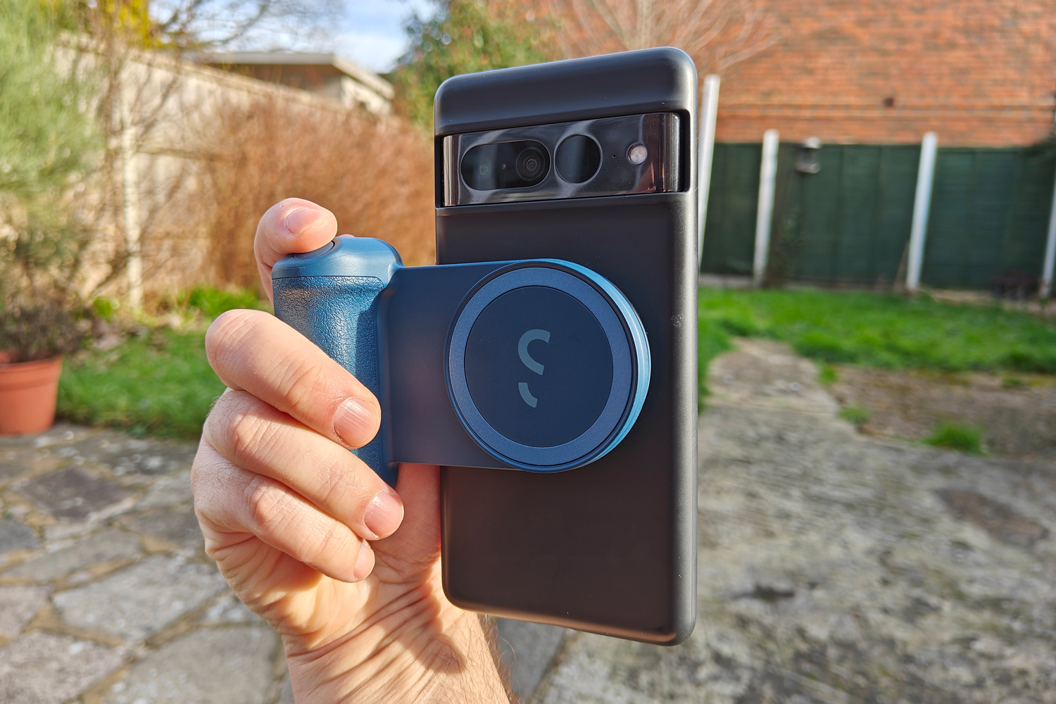 Shiftcam SnapGrip review: clip-on camera cleverness
