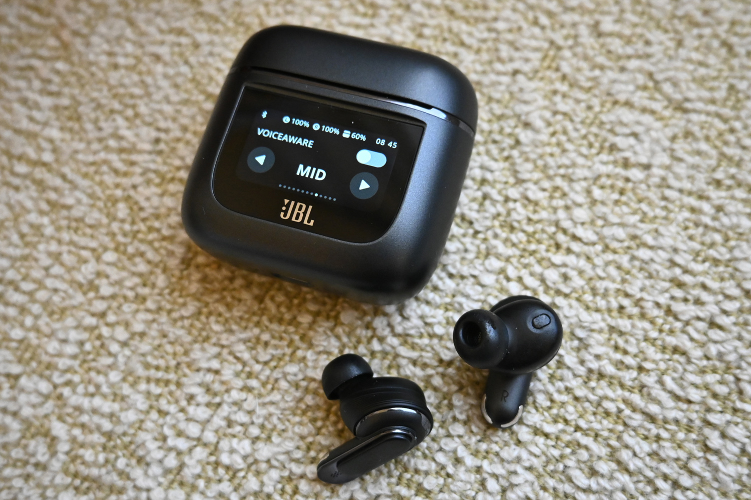 JBL Tour Pro 2 hands-on: Putting earbud controls on a touchscreen case, jbl  tour pro 2 