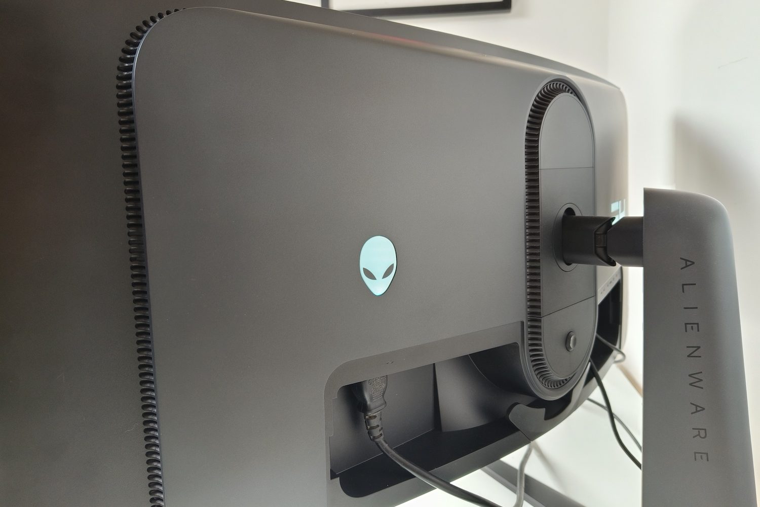 Alienware AW3423DWF review: hits the mark | Stuff