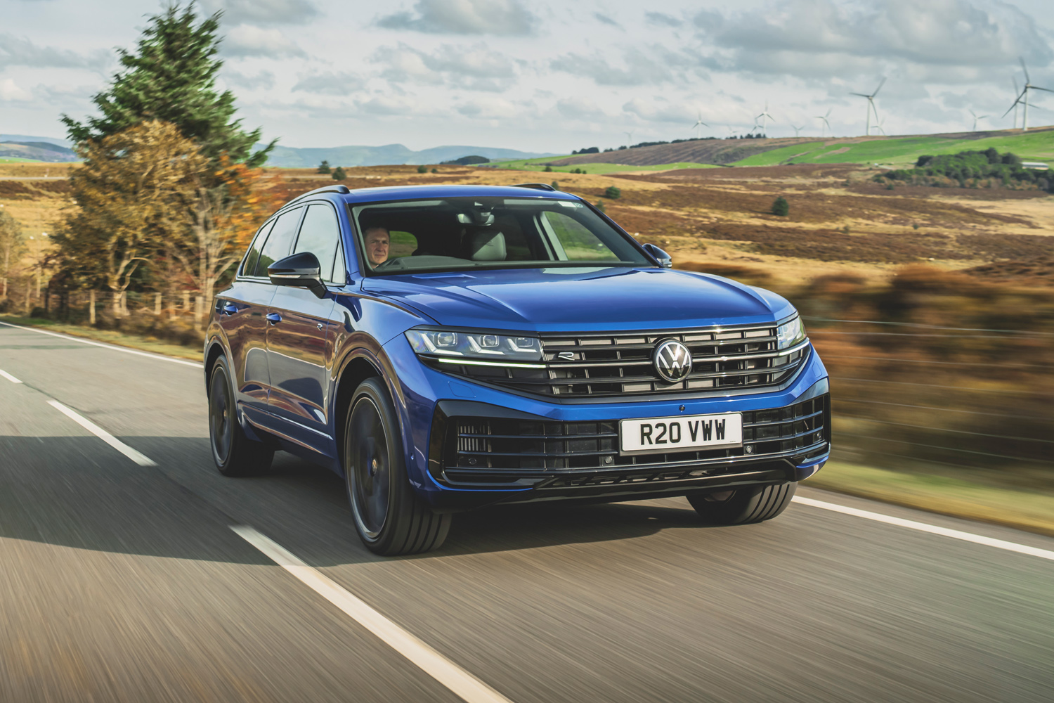 VW Touareg R eHybrid review: High-performance PHEV fun | Stuff