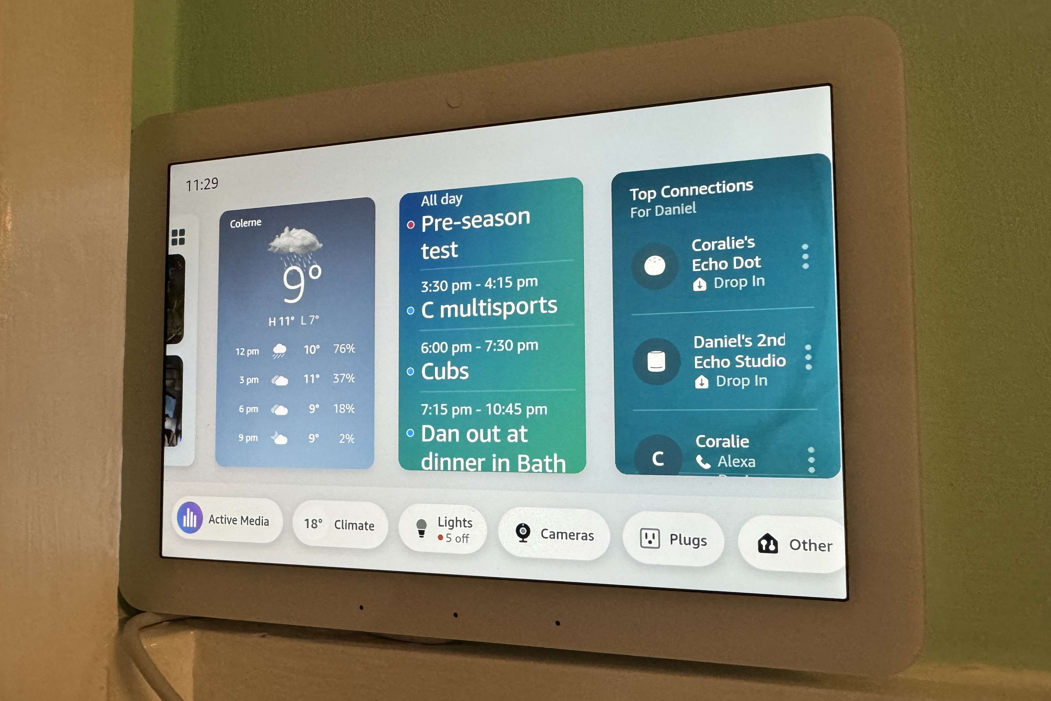 s Echo Hub Is a Touchscreen Control Panel for Your Alexa