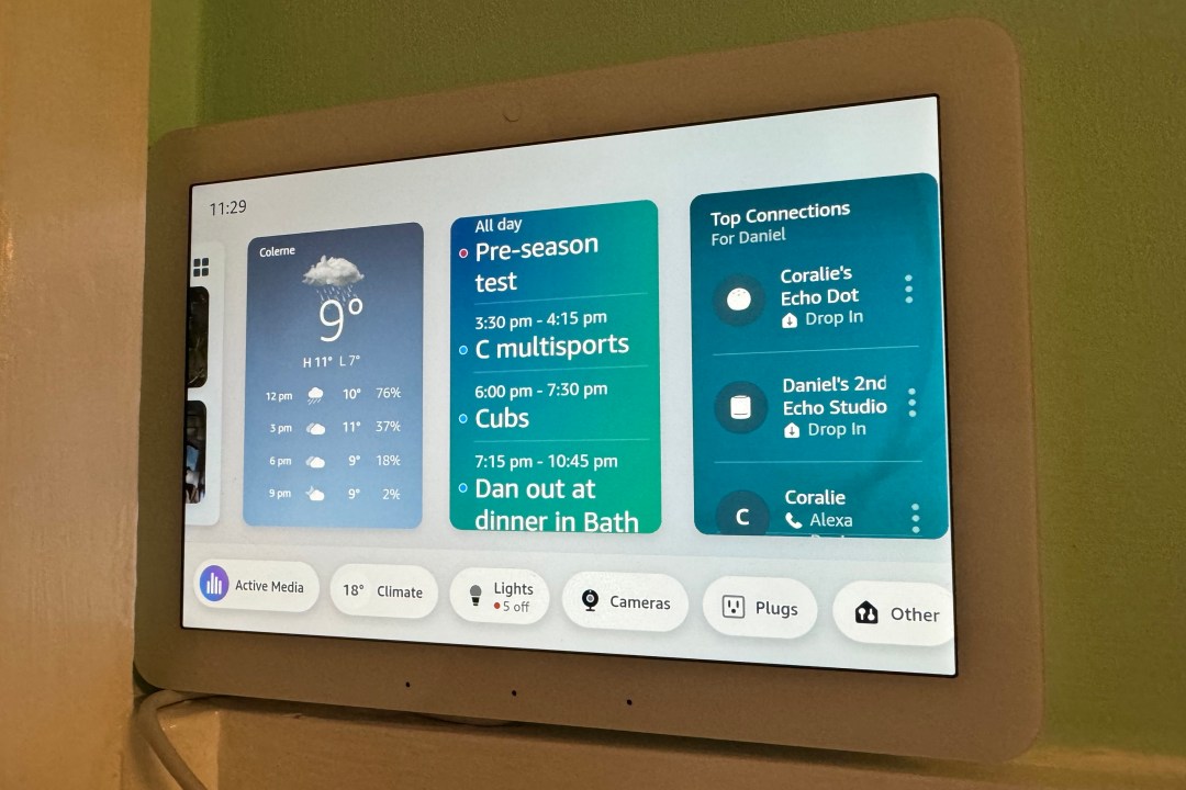 Echo Hub review: a simple, customizable smart home control panel - The Verge