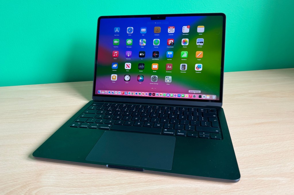 Apple-MacBook-Air-M3-review-lead