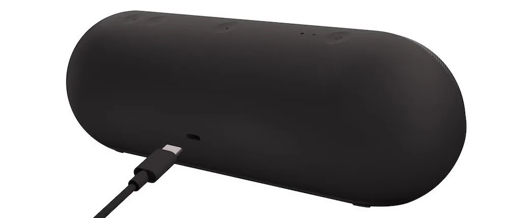 New Beats Pill in Black with USB-C