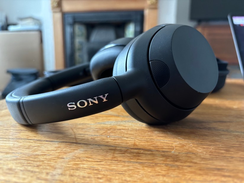 Sony ULT Wear: ideal for mega bass but feature-limited