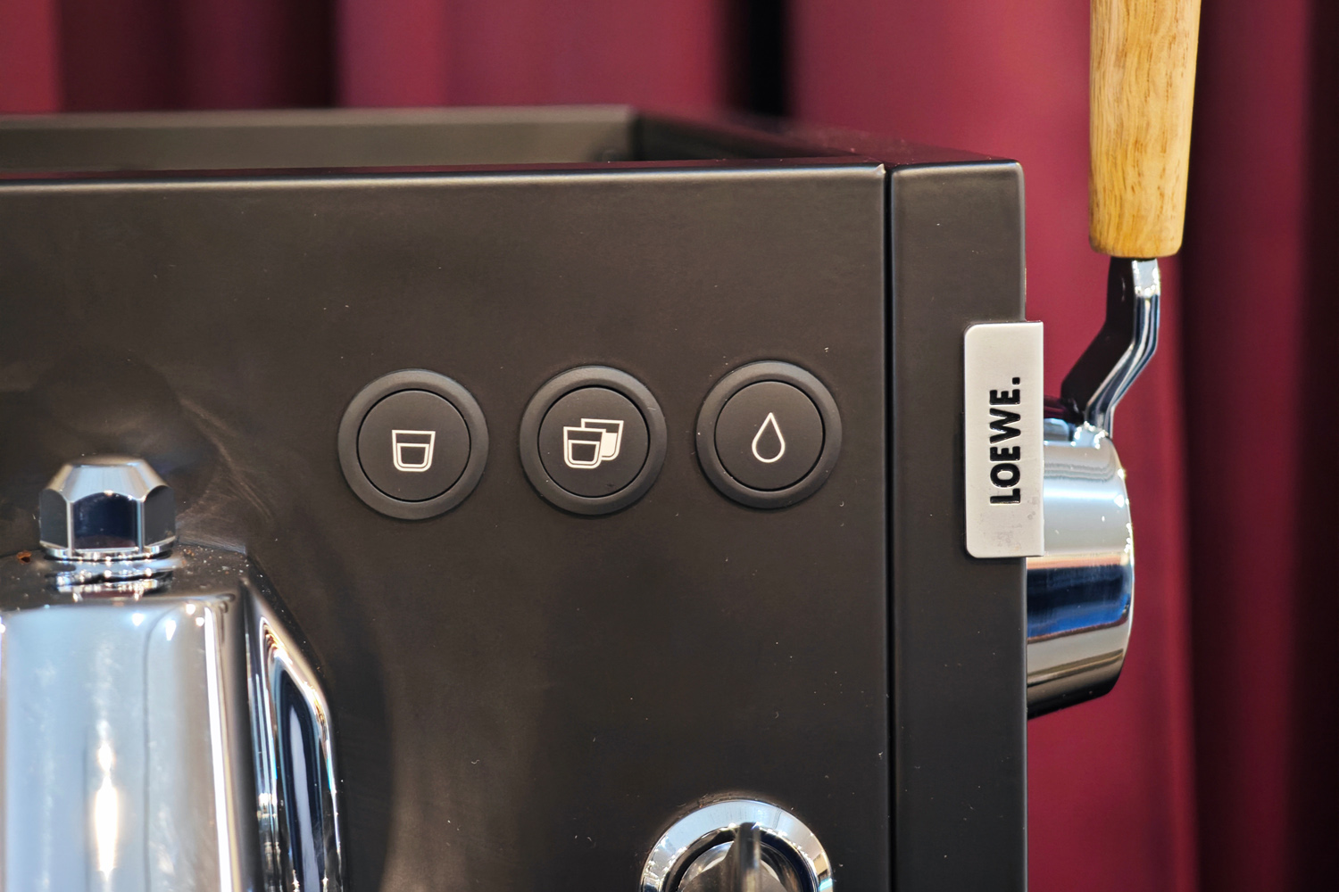 Loewe Aura coffee machine hands-on drink options