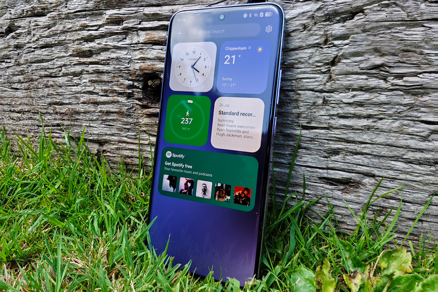 Oppo Reno 12 Pro review shelf