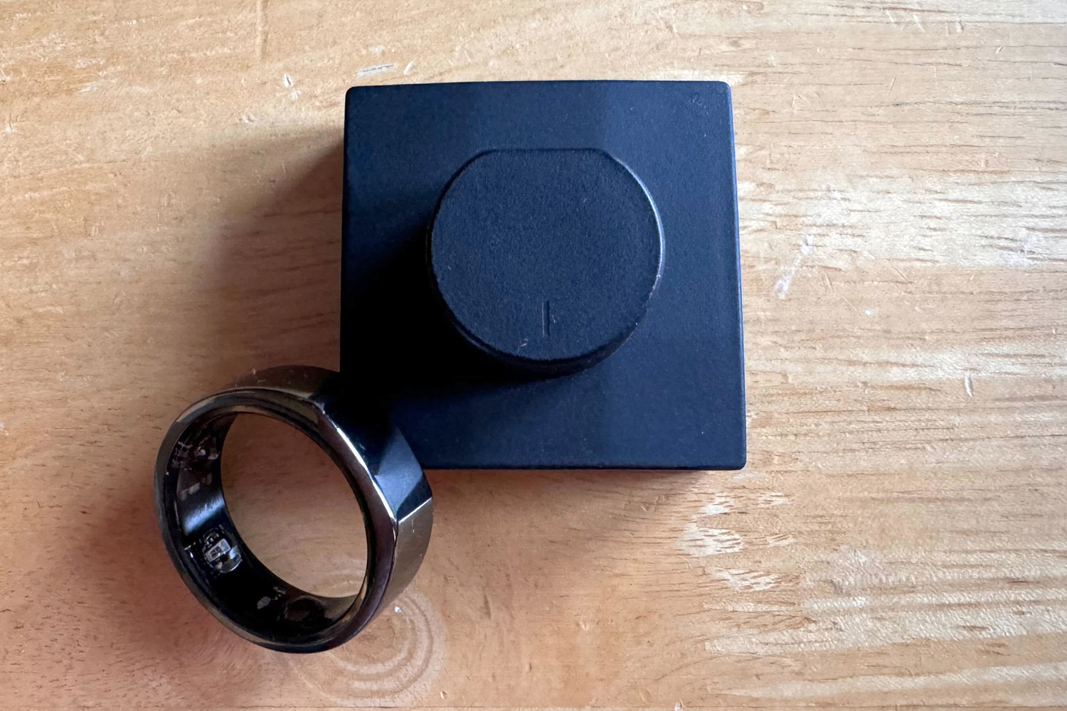 Oura Ring with stand