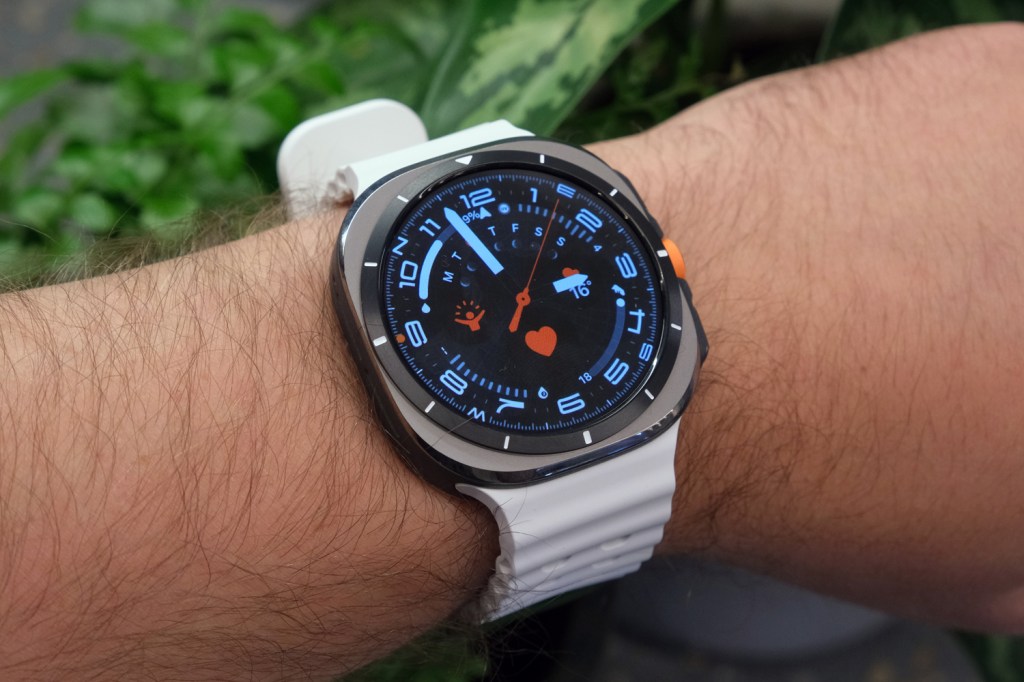 Samsung Galaxy Watch Ultra hands-on lead