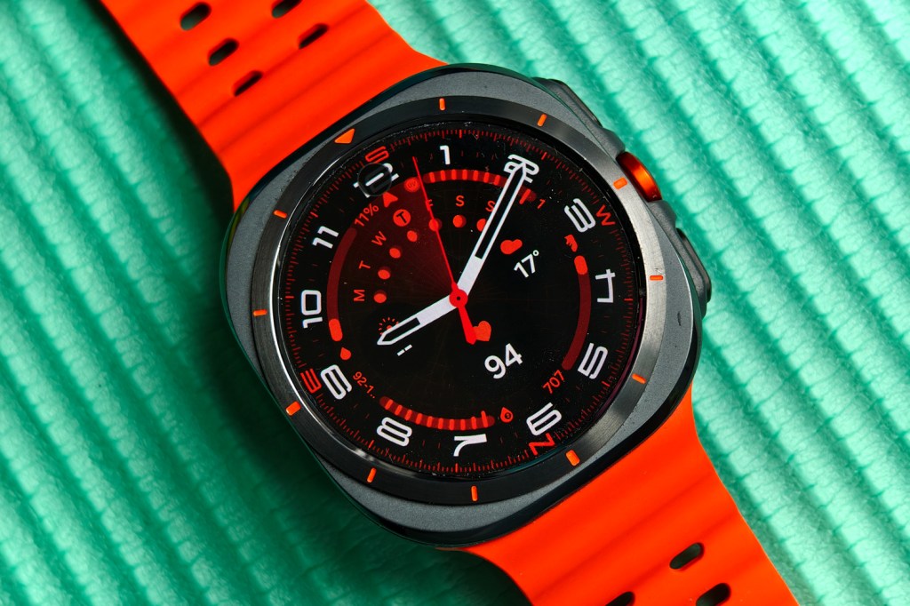 Samsung Galaxy Watch Ultra review watch face