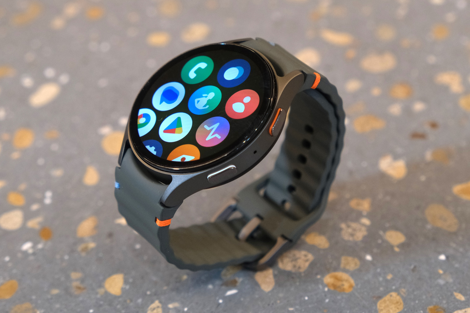 Samsung Galaxy Watch7 hands-on app list