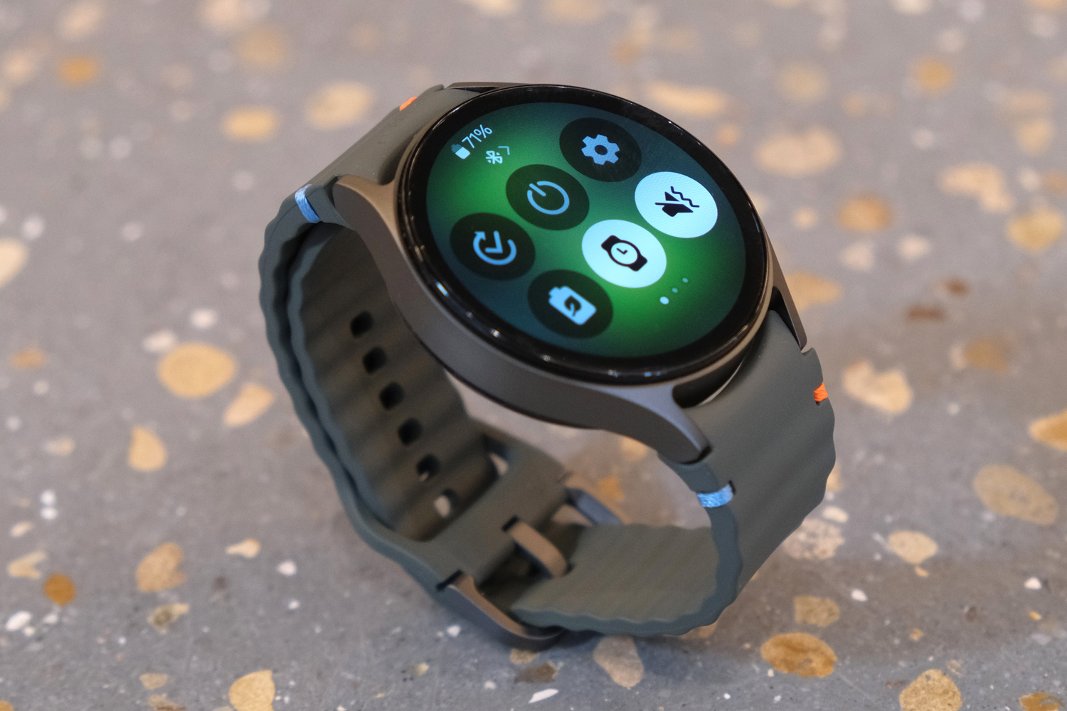 Samsung Galaxy Watch7 hands-on quick settings