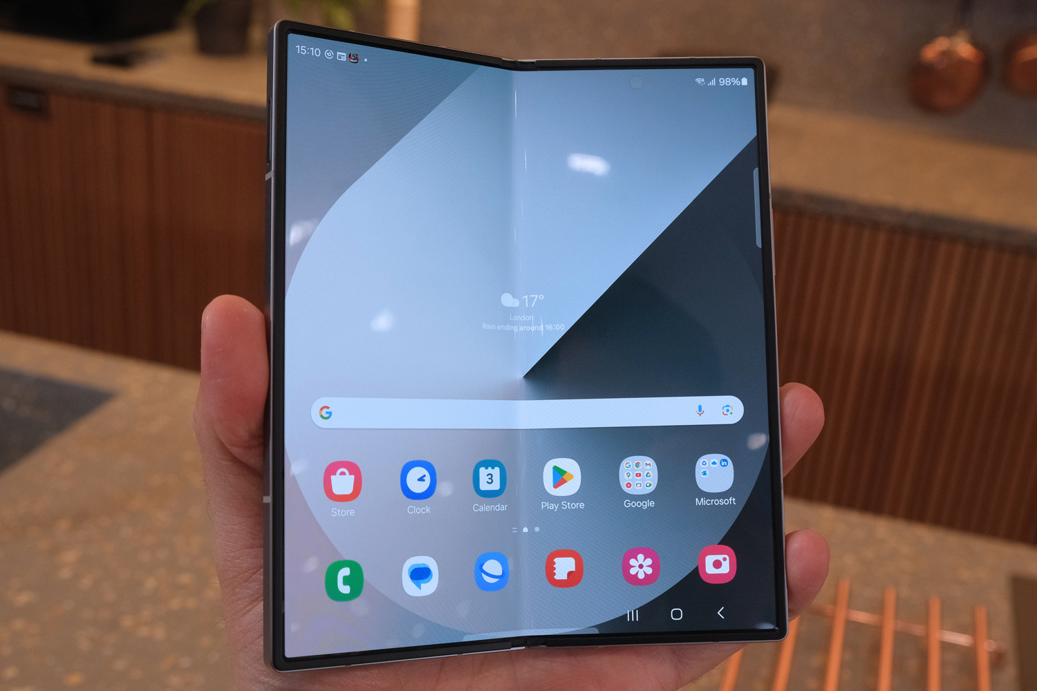 Samsung Galaxy Z Fold6 Hands-on Review: A Safe Bet Sequel | London Reviews