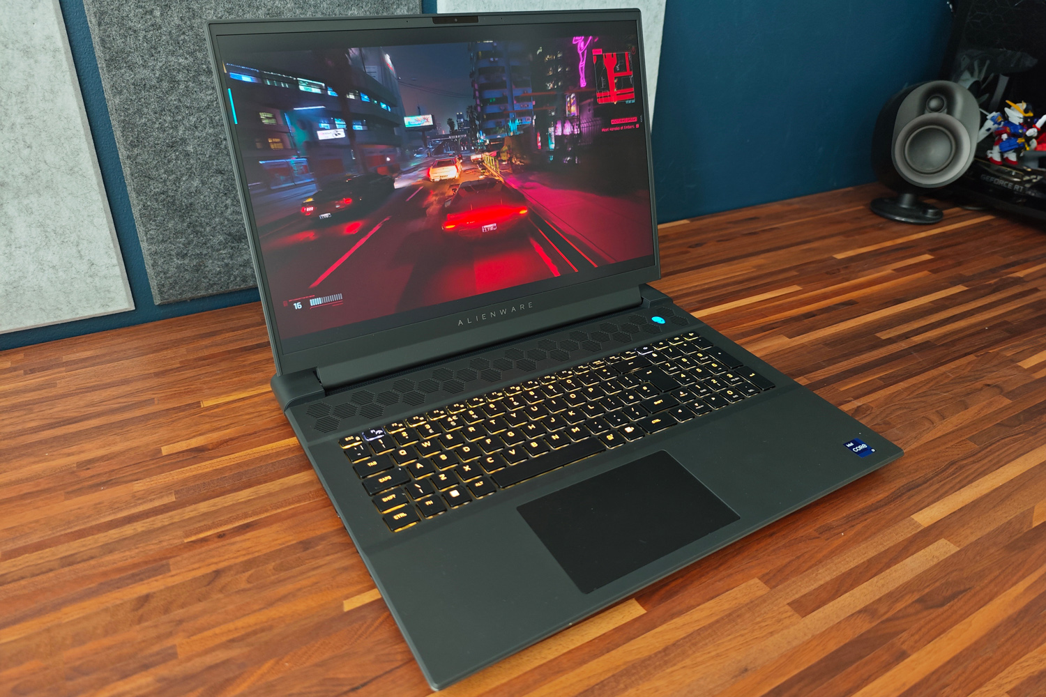 Alienware M18 R2 review cyberpunk