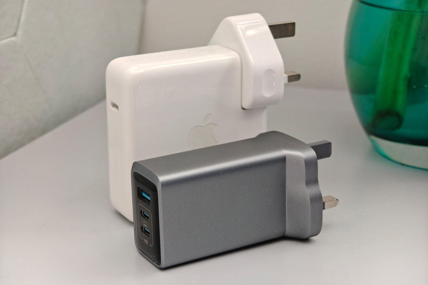 Anker Prime 2024 travel charger vs macbook