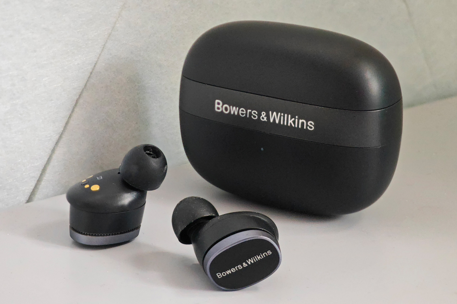 Bowers & Wilkins Pi8 review: sublime sounding in-ears that major on comfort | Stuff