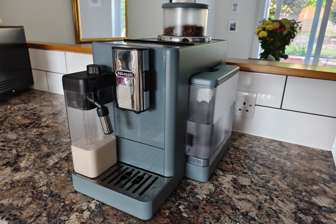 DeLonghi Rivelia review design