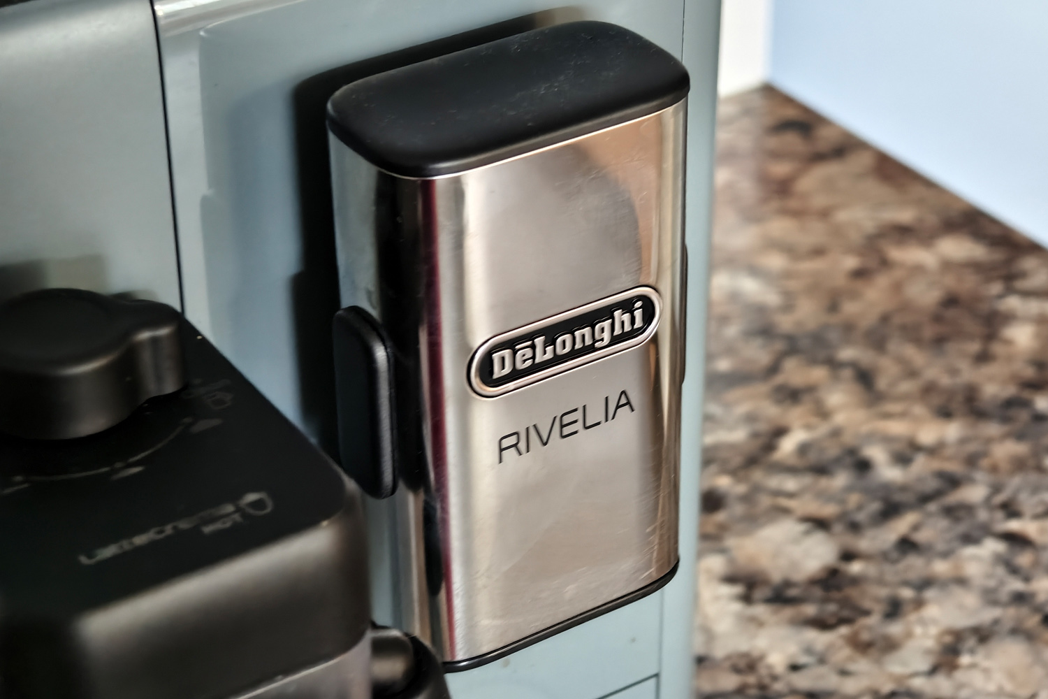 DeLonghi Rivelia review group head