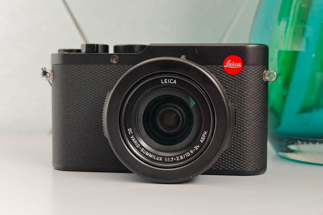 Leica D-Lux 8 review front