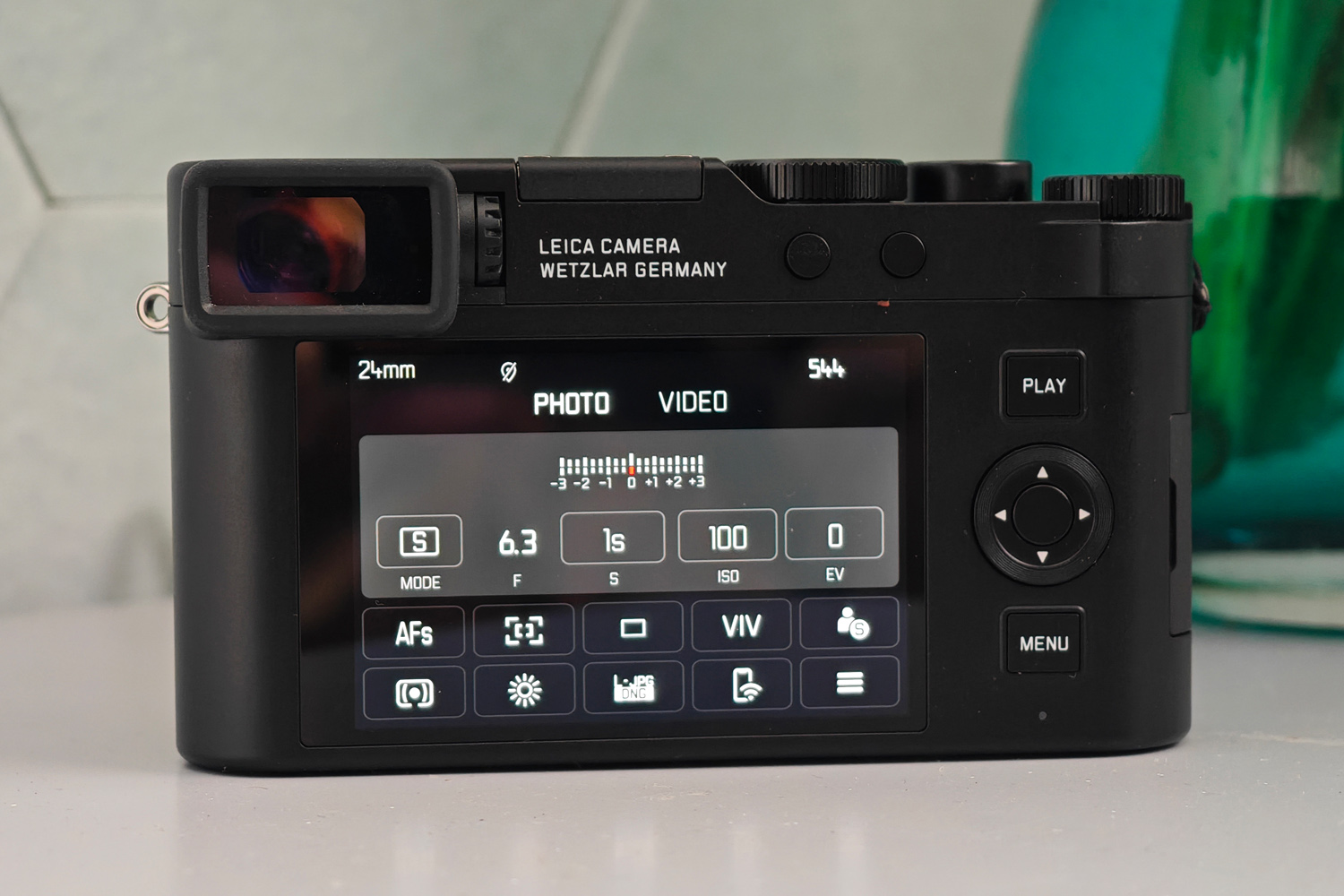 Leica D-Lux 8 review rear