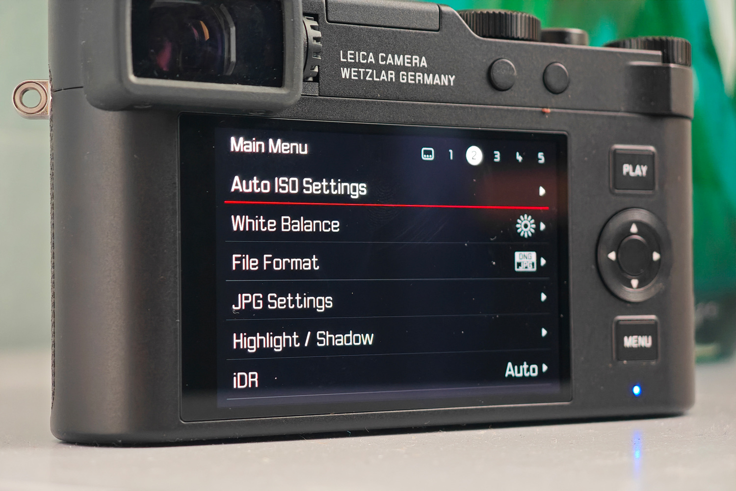 Leica D-Lux 8 review screen