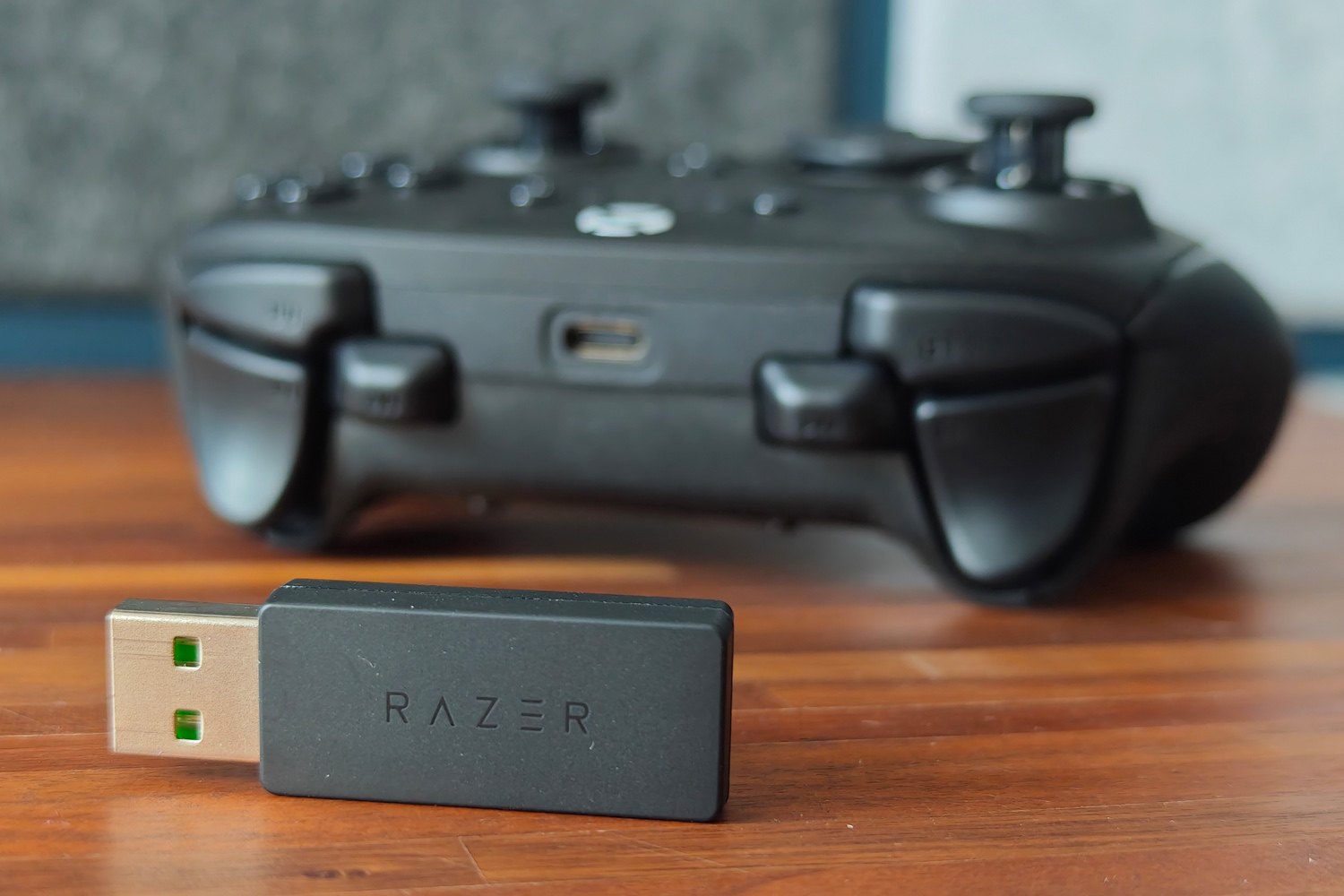 Razer Wolverine V3 Pro review dongle