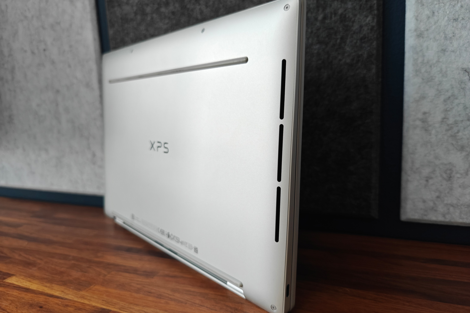 Dell XPS 13 Snapdragon review speakers