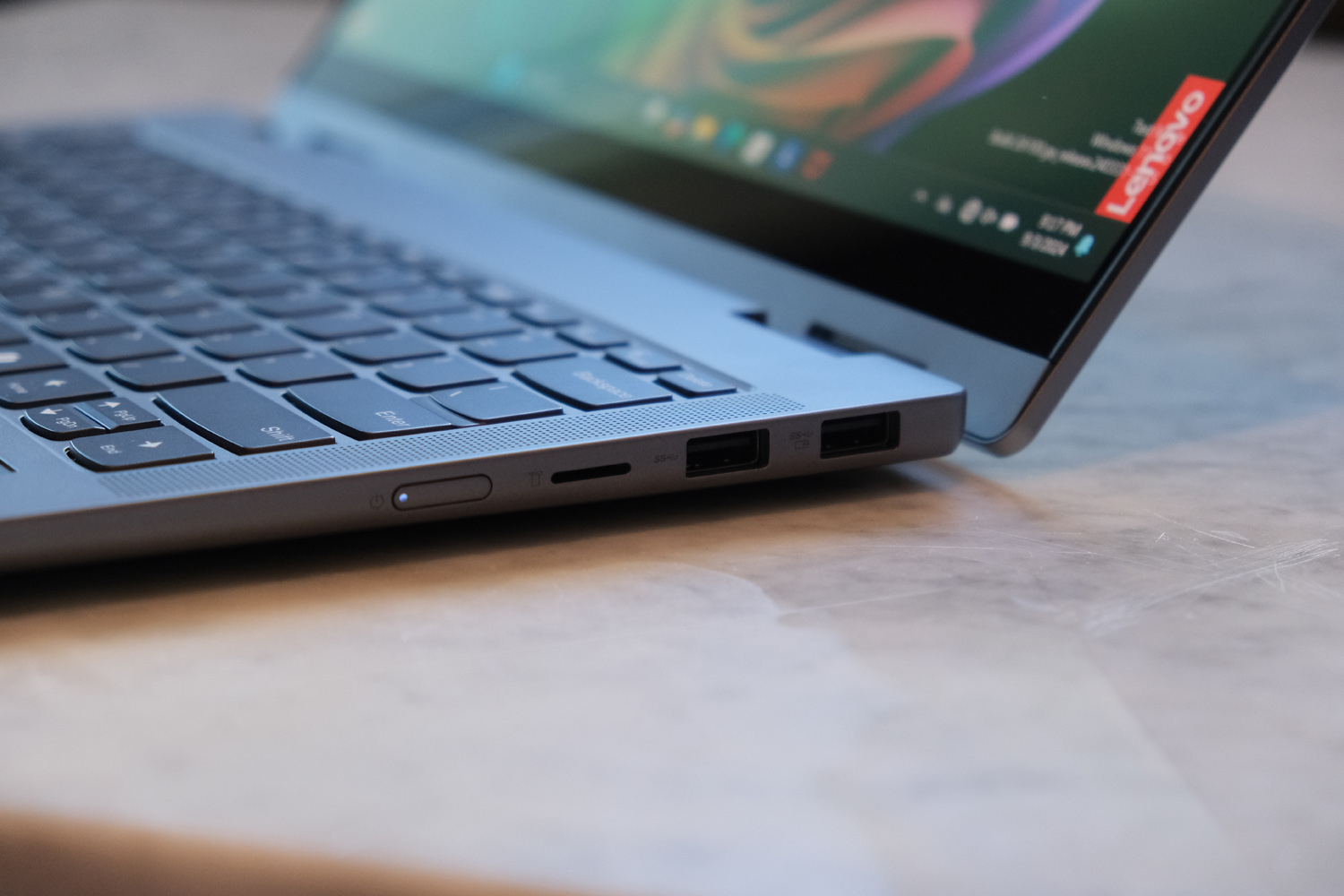 Lenovo IdeaPad 5x 2-in-1 ports