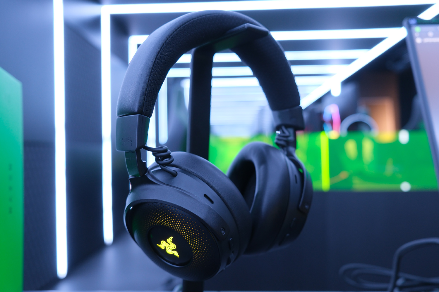 Razer Kraken V4 Pro hands-on lead