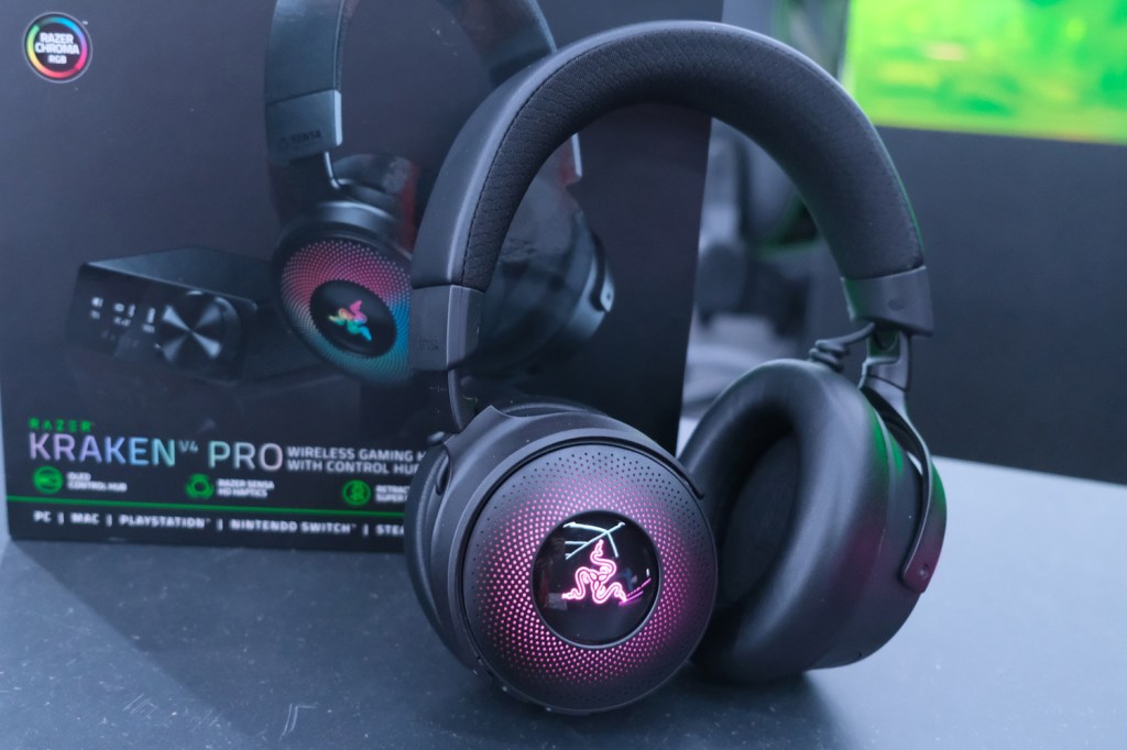 Razer Kraken V4 Pro hands-on with box